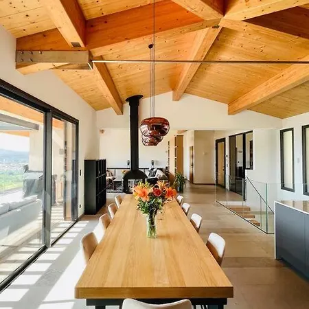 Moderne De 500 M2 A 7 Km De St Tropez *