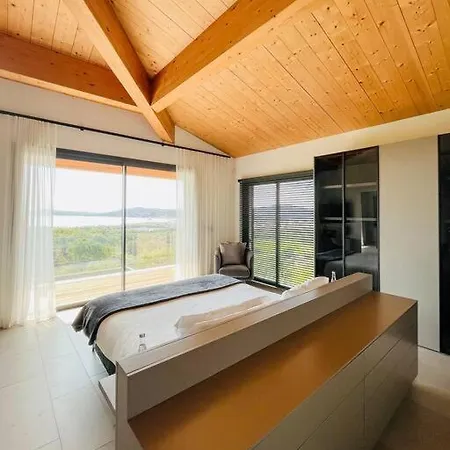 Moderne De 500 M2 A 7 Km De St Tropez Appartamento *