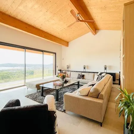 Moderne De 500 M2 A 7 Km De St Tropez Appartamento Grimaud